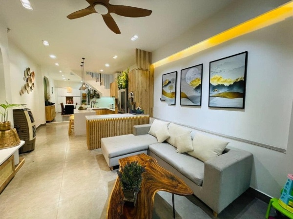 Bán gấp nhà 2 tầng 63 m² tại Đường Hoàng Diệu, Phường 12, Quận 4, Hồ Chí Minh